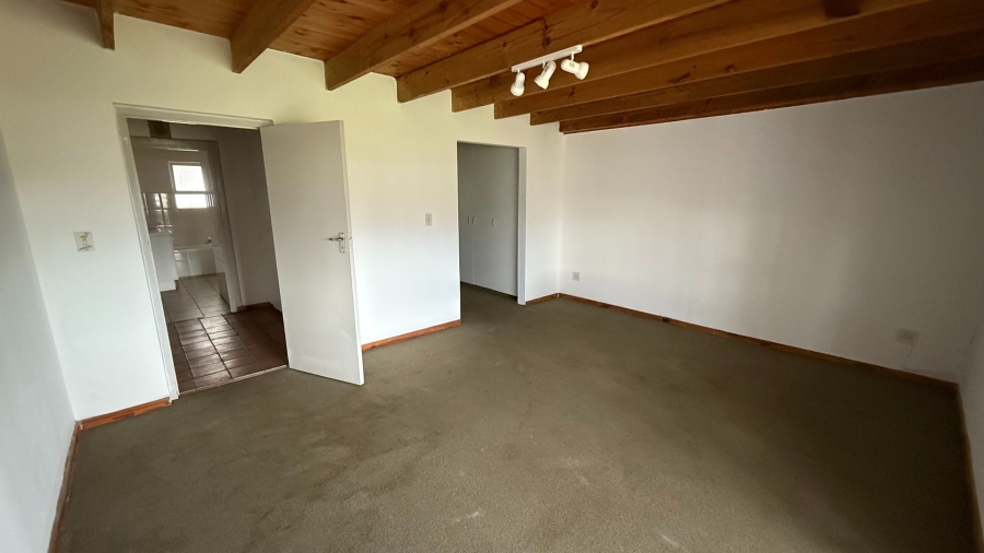 To Let 4 Bedroom Property for Rent in Knysna Central Western Cape